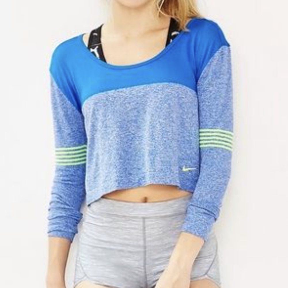 NIKE Dri-Fit Dry Wicking Athletic Long Sleeve Crop Top Sz S